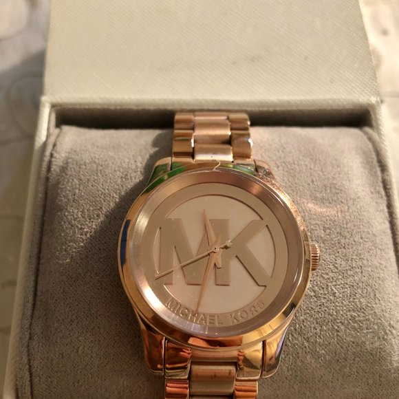 Michael Kors Women's Mini Runway Rose Gold Watch - Picture 3 of 4